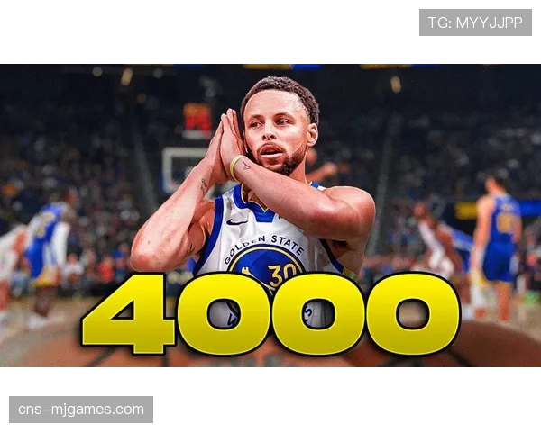 斯蒂芬·库里命中生涯第3500记三分，赛后与父亲拥抱